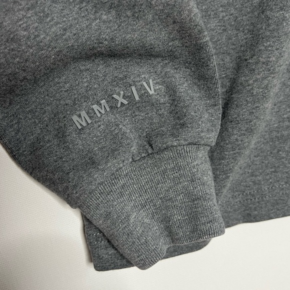 Mens YoungLa Gray Crew Neck Sweatshirt Size Medium - Picture 3 of 5